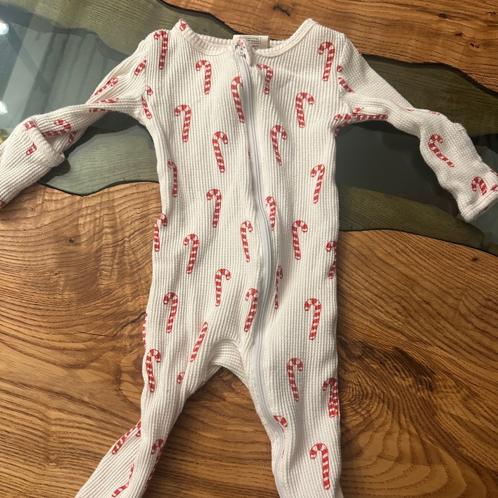 Spearmint candy cane Jammies 6-9 but fits more like 3-6